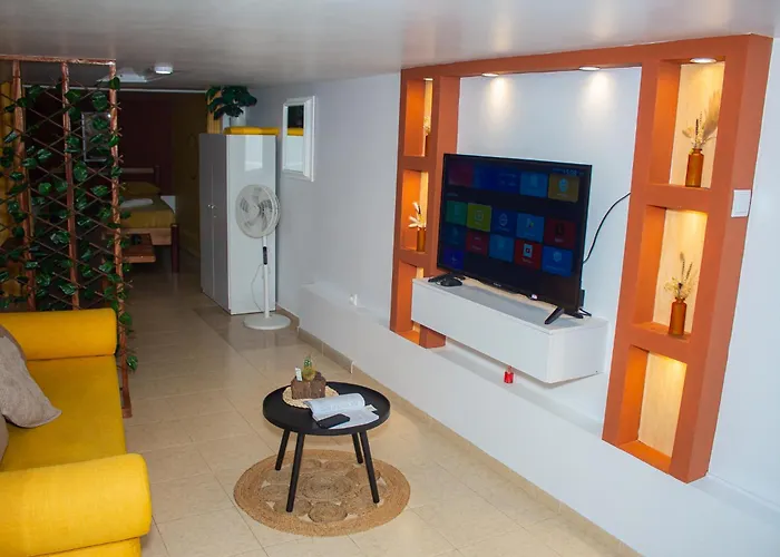 Studio Glow Lab - City Center Mindelo