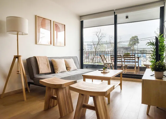 Stylish 2Br Haven For 5 In Lively Las Condes Oasis Santiago de Chile