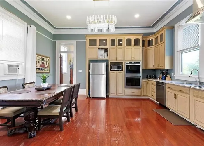 Spacious 4Br Retreat Comfort & Style - Downstairs New Orleans