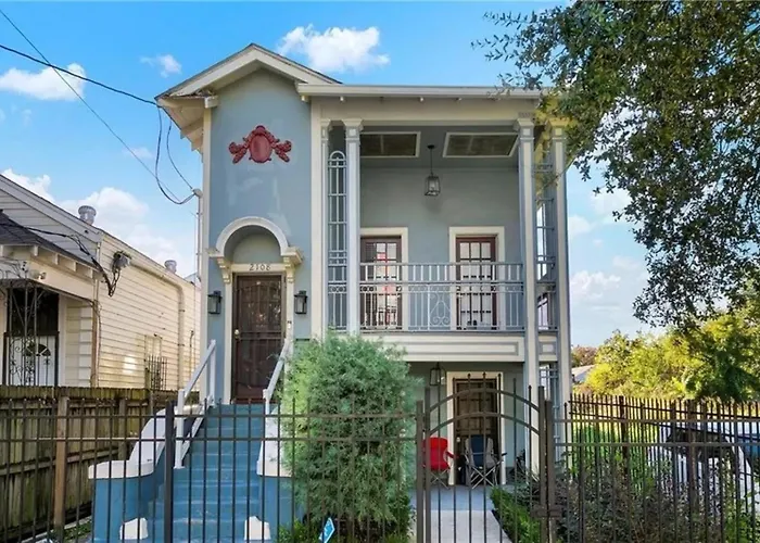 Spacious 4Br Retreat Comfort & Style - Downstairs New Orleans