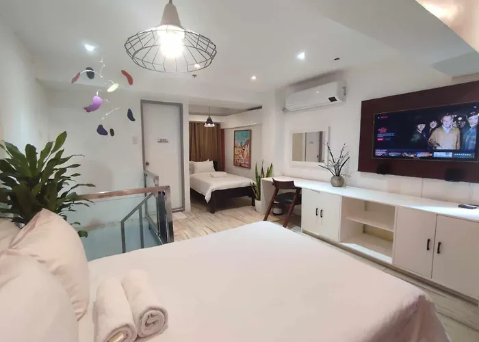 L1 Twin Bed Staycation In Bgc Manila