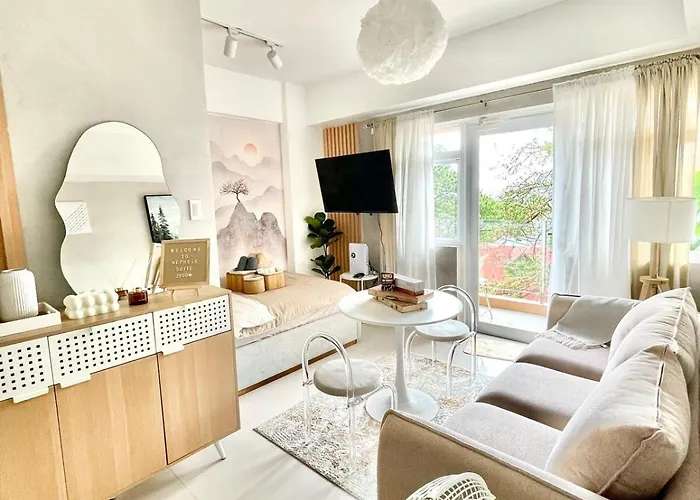 Nephele Suite 2600 Cozy Baguio Staycation Glass Balcony View Condo Baguio City