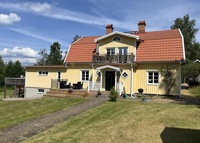 Spacious Apartment With Lake View Only 15 Minutes From Vimmerby