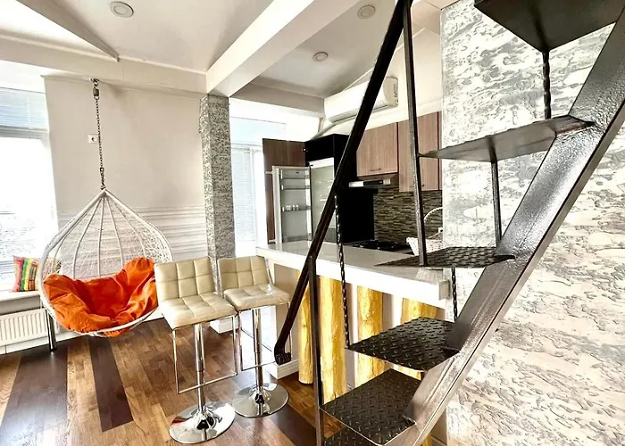 Central Park Street Apt Kischinau
