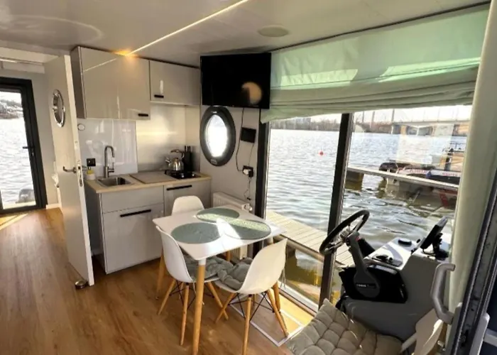 Azuria-Houseboat - Apartament Na Wodzie Breslau