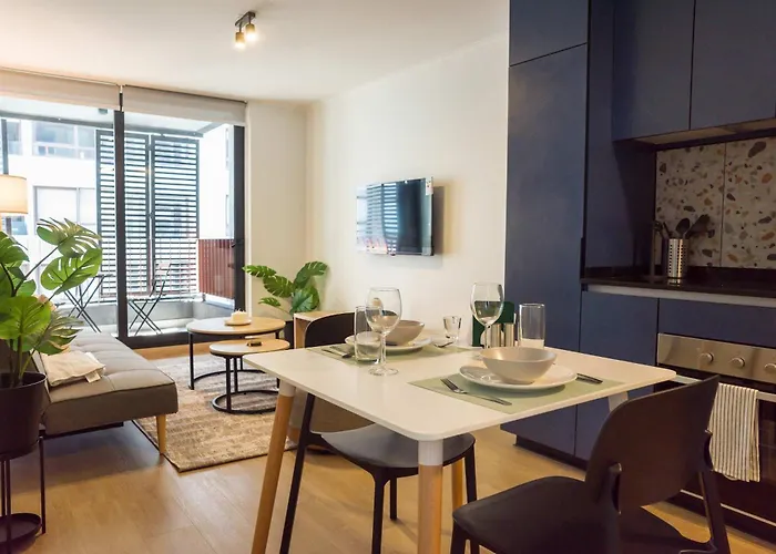 Stylish 2Br Urban Oasis For 3 In Vibrant Las Condes Santiago de Chile