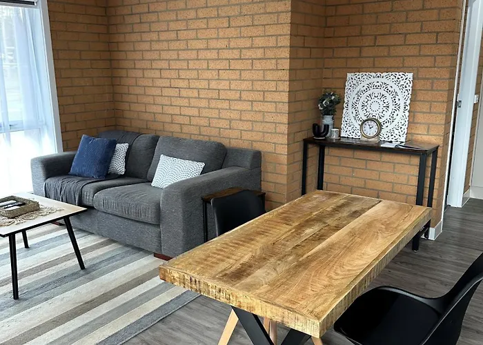 Lbarza Stylish New One Bedroom Apartment Shepparton
