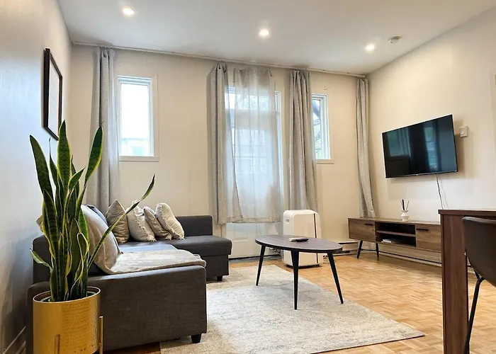 Lovely One-Bedroom In Vibrant Plateau Mont-Royal Montréal