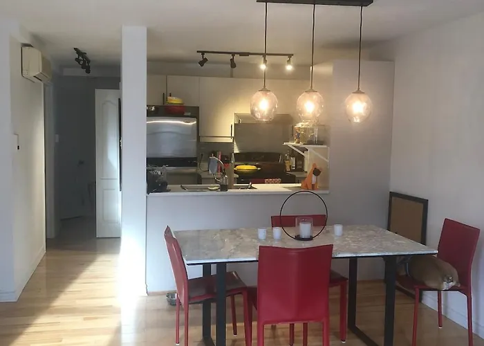 Lovely 2 Bedroom In Little Burgandy Montréal