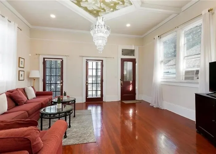 Spacious 4Br Retreat Comfort & Style - Downstairs New Orleans