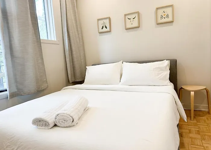 Lovely One-Bedroom In Vibrant Plateau Mont-Royal Montréal