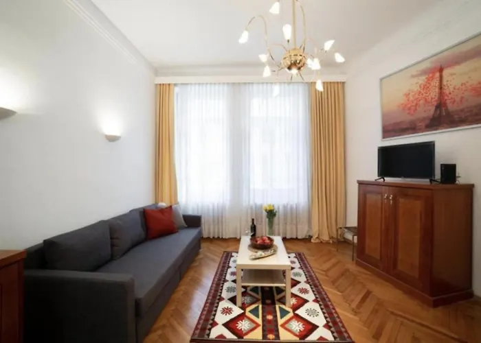 Classical Apartment With Shared Balcony & Free Parking Wien