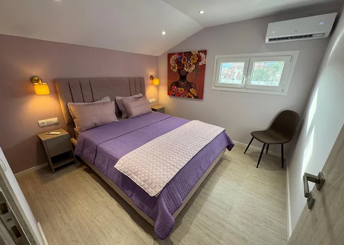 The 50 50 Deluxe Apartments Sidárion