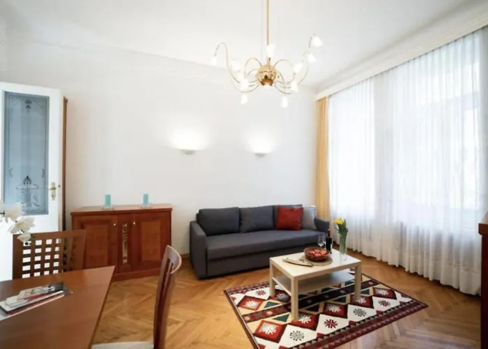 Classical Apartment With Shared Balcony & Free Parking Wien