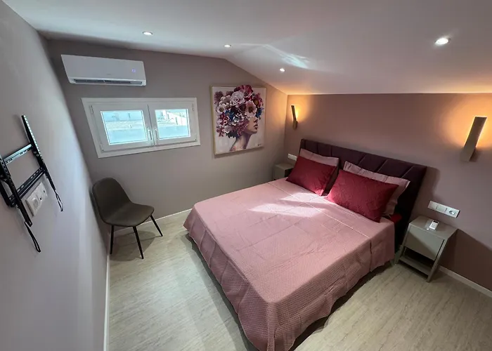 The 50 50 Deluxe Apartments Sidárion