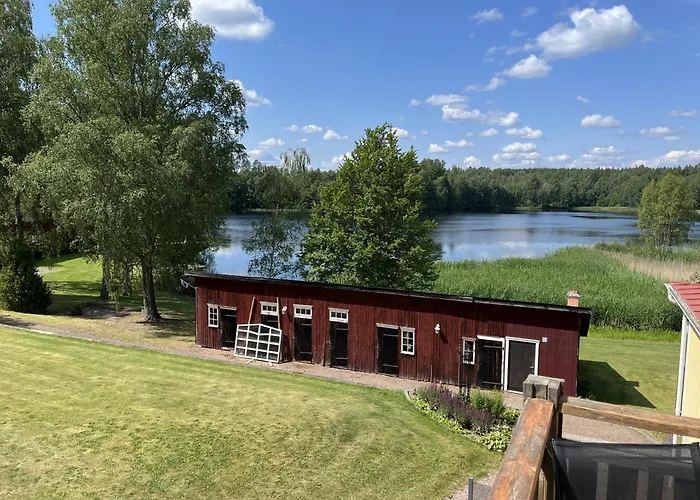 Spacious Apartment With Lake View Only 15 Minutes From Vimmerby