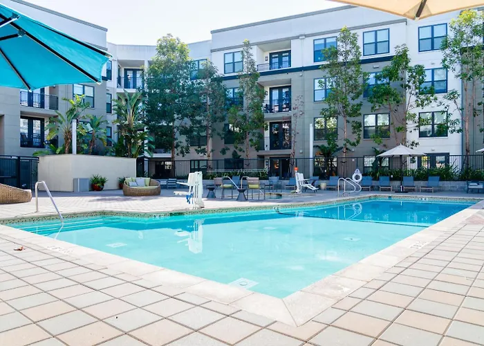 Blueground Centennial Pool Nr Red Morton Park Sfo-852 Redwood Stadt