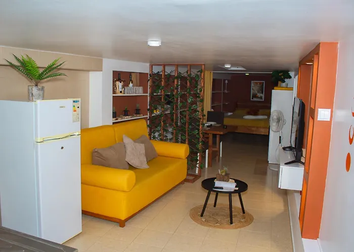 Studio Glow Lab - City Center Mindelo