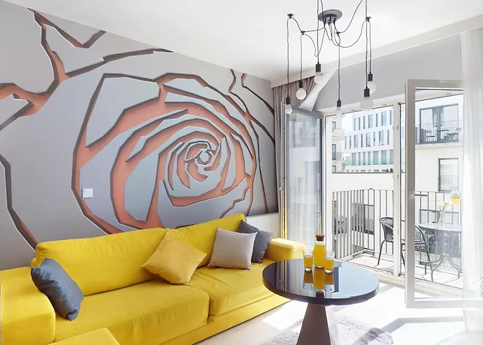 Golden Hour Rose - Kurkowa 14 Residence Breslau