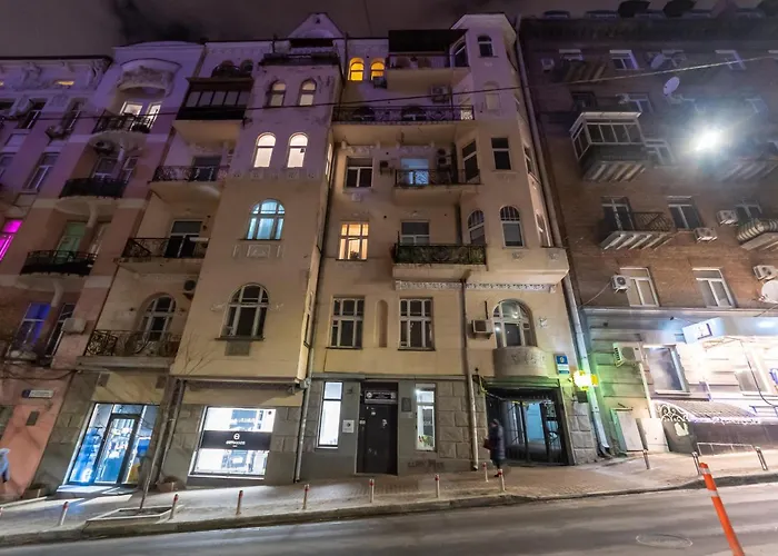 Baroque-Style Apartment In The Heart Of Kiew