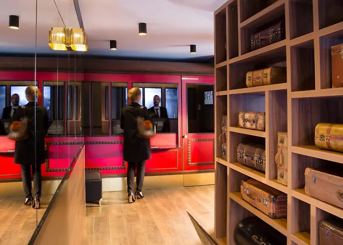 Hotel Whistler Paris