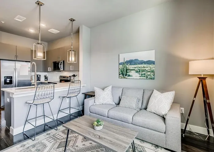 One Bedroom Downtown Luxury Apartment - Fast Wi-Fi - Free Parking San Antonio