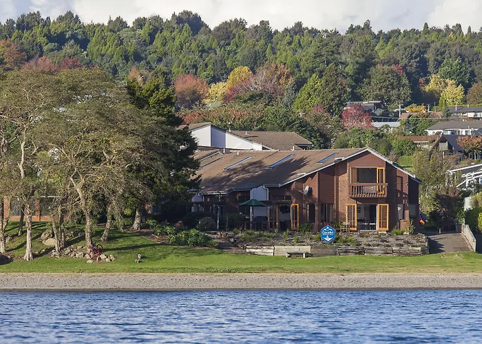 Cascades Lakefront Motel Tauposee