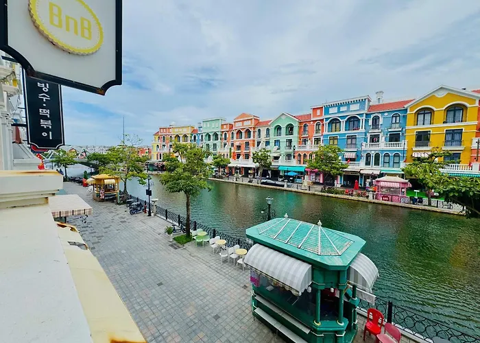 Lia Homestay Grand World Phu Quoc - Sunny Venice Apartment