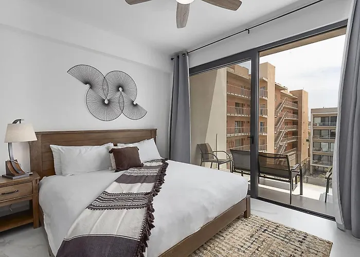 Exquisite Beachside 2 BR Gym&Rooftop Pool Cabo San Lucas