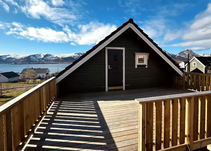 1 Bed Loft Sleeps 4 -Hot Tub Sauna & Pets Ok Stokmarknes