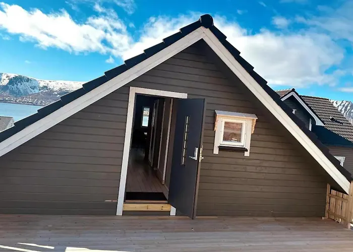 1 Bed Loft Sleeps 4 -Hot Tub Sauna & Pets Ok Stokmarknes