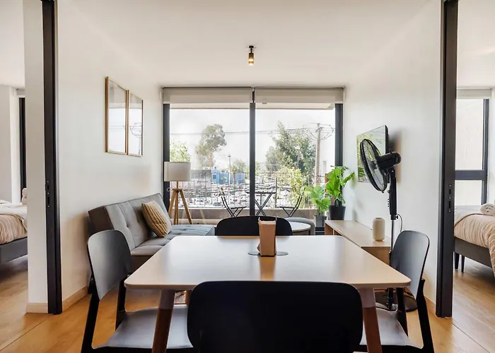 Chic 2Br Retreat For 5 In Vibrant Las Condes Oasis Santiago de Chile