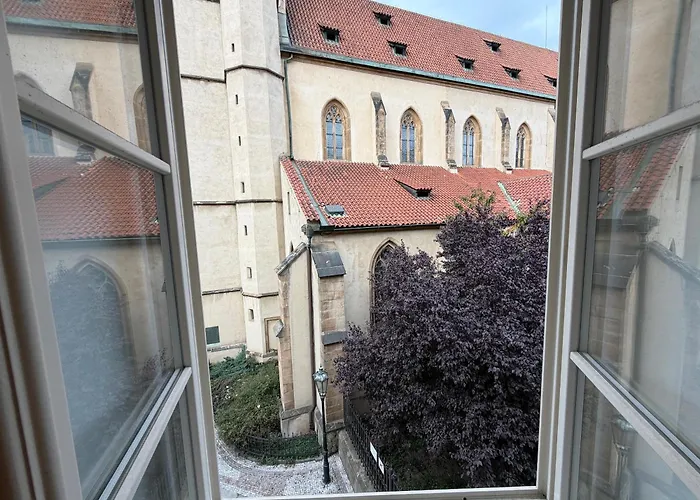 Romantic Apartment In Historical House From 1398 In Prague City Centre
