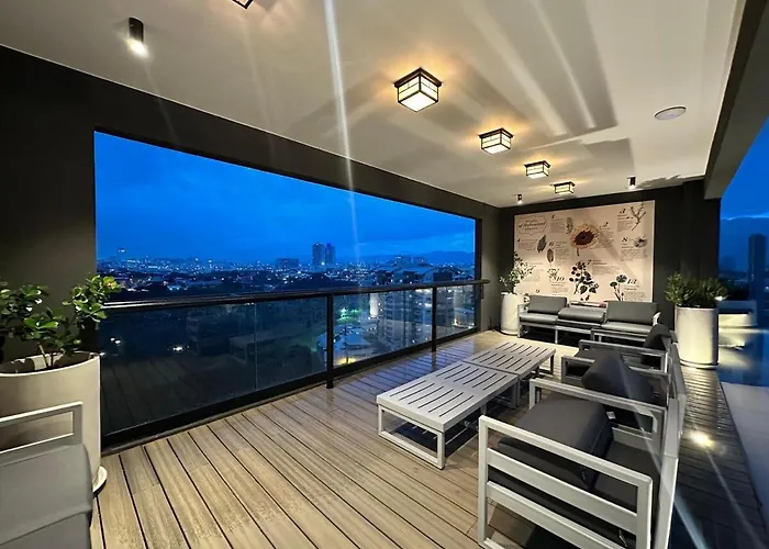 Modern Condo In Nucleo La Sabana With Pool San José