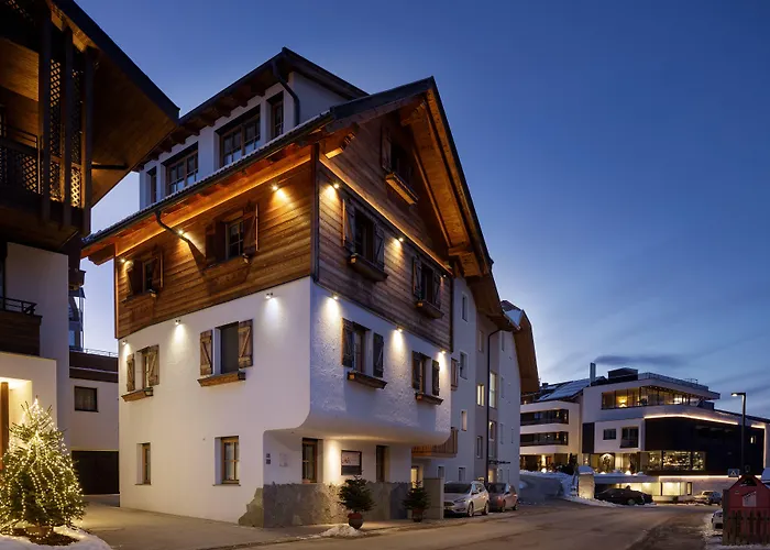 Chalet Tyrolian Apartments - By Familiaris - Pools 500 Meters Olang