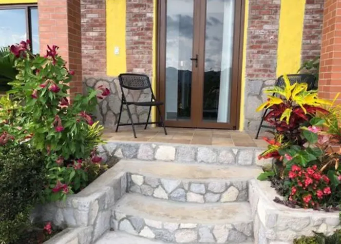 The Golden Frog Inn El Valle de Anton