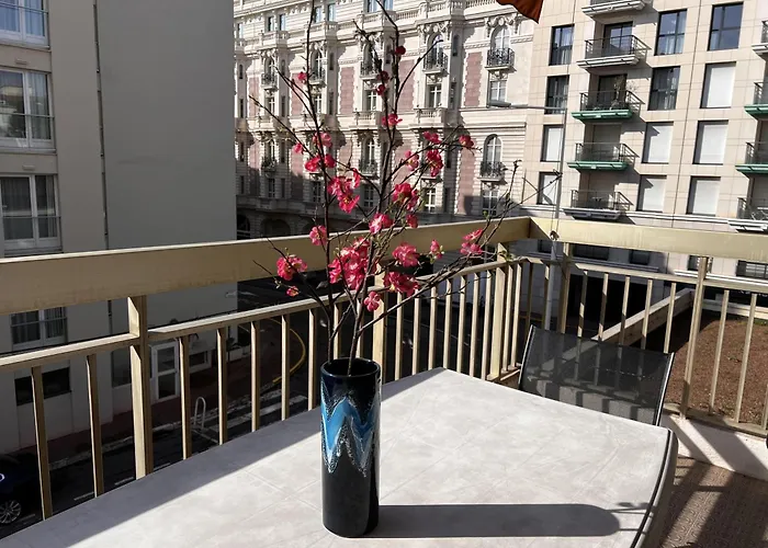 One Bedroom Apartment In The Center Of Cannes, Next To The Carlton, A Few Meters From The Croisette - 367