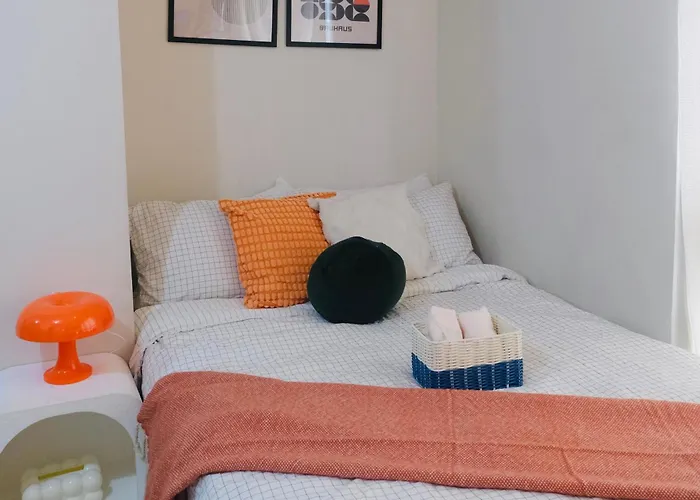 Modern Retro Stay Near Naia 3 Manila