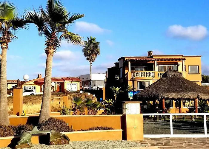 5 Bedroom Beachfront Pool & Spa Ensenada