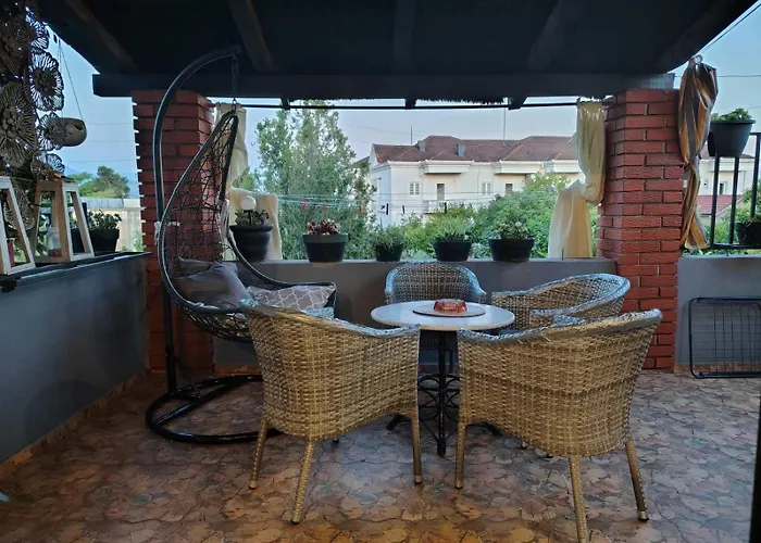 Katata Apartment Spacious House Floor With Terraces, 3 Bedrooms, Parking,Wi-Fi Podgorica