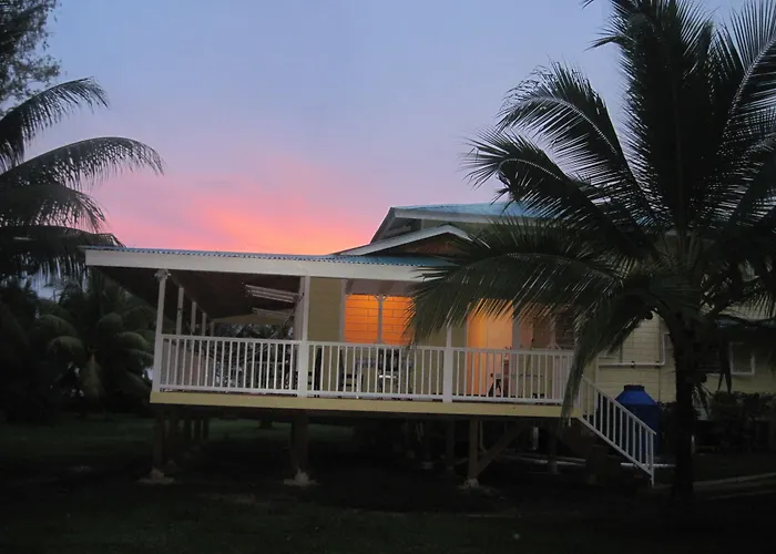 Sand Dollar Beach Bed&Breakfast Bocas del Toro