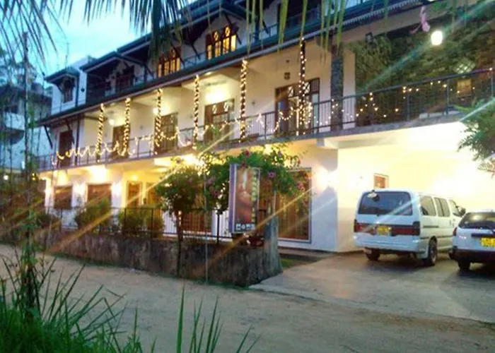 Shadow Inn Ella
