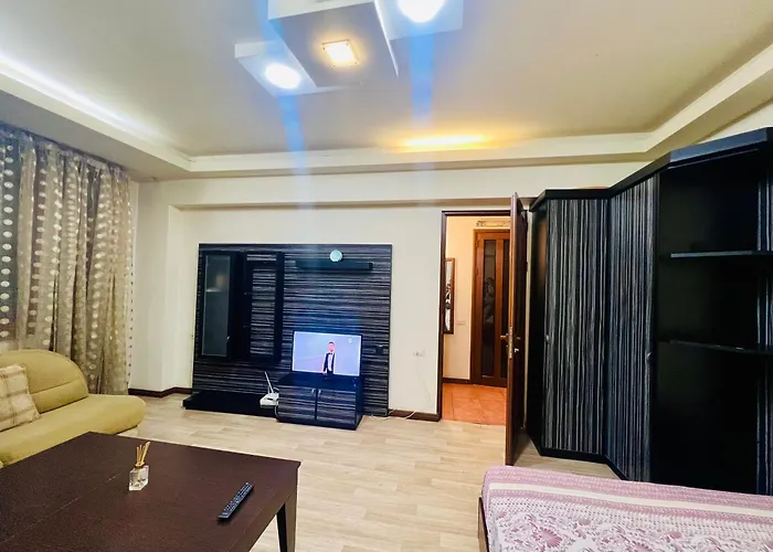 Nice And Cozy Studio Apartment + Kitchen And Open Balcoy In The Middle Of Center Erivan