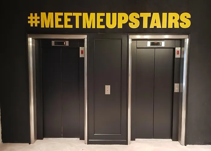 Upstairs Hotel Ostende