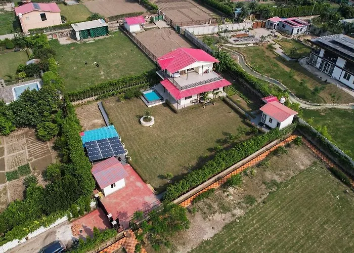Farm House Noida 135