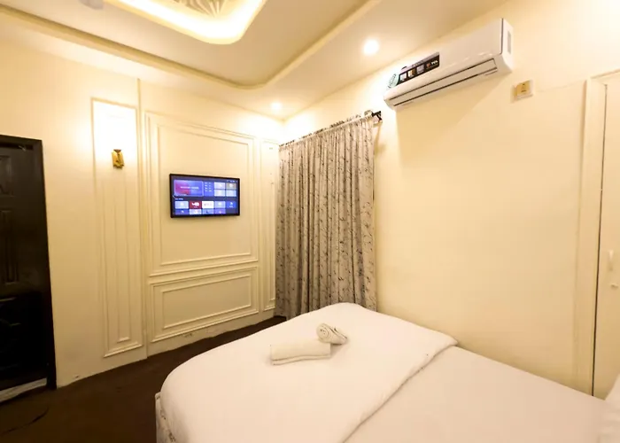 White Rose Guest House - Nueplex - Agha Khan - Airport Karatschi