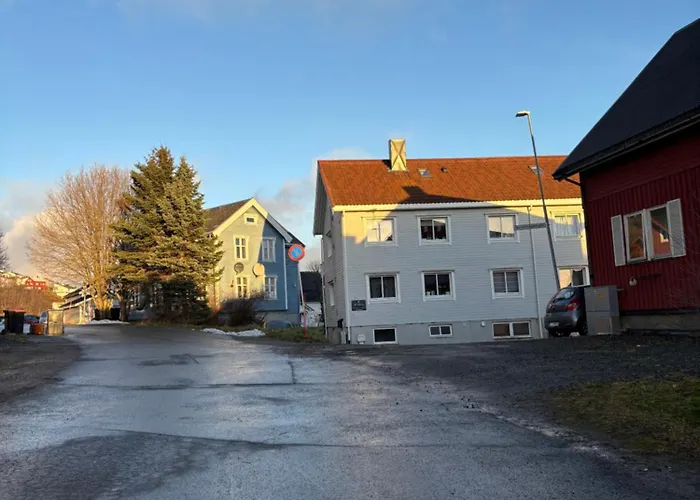 Rom Til Leie I Sentrum, Ingen Parkering Harstad