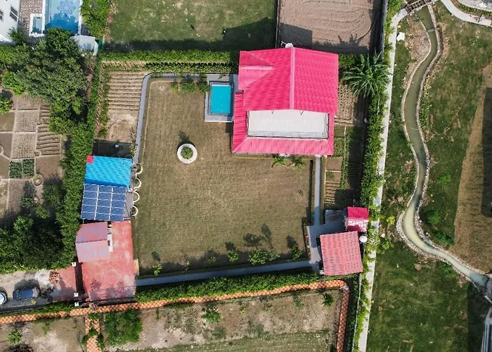 Farm House Noida 135