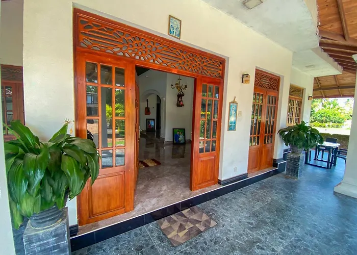 Elegance Cottage Nikawatawana