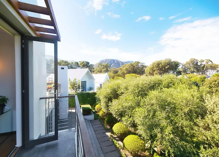 On Golf Estate Sea & Mountain Views Design Winner Hermanus